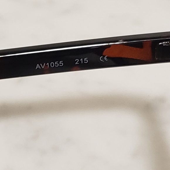 Adrienne Vittadini Sunglasses with Golden Trim - Picture 4 of 9